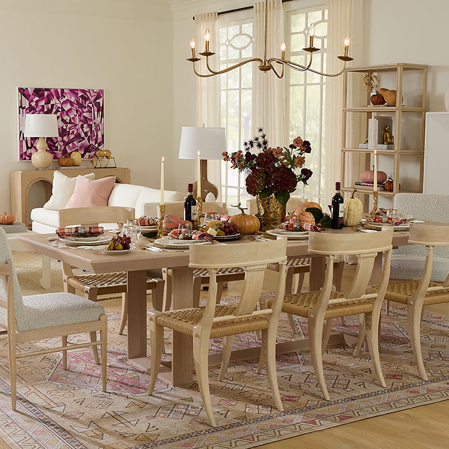 Villa and House Finn Dining Table