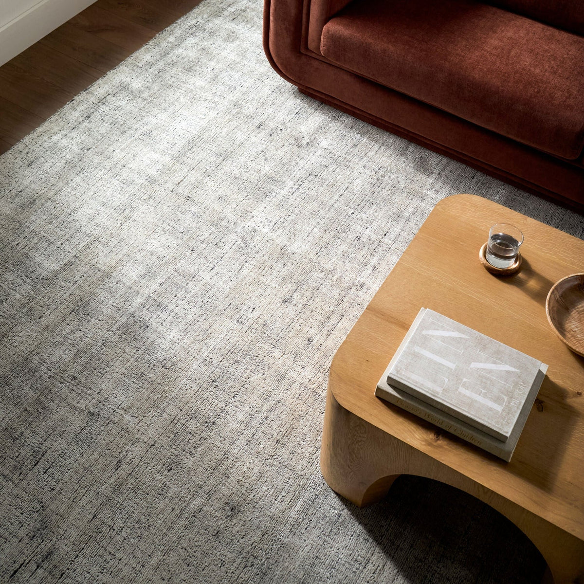 Surya Helen HLE-2304 Hand Loomed Rug