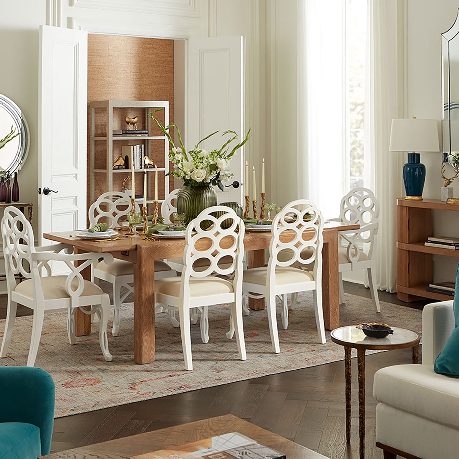 Villa and House Larson Dining Table