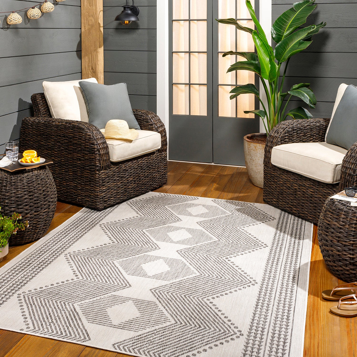 Livabliss Long Beach Zig Zag Indoor/Outdoor Rug