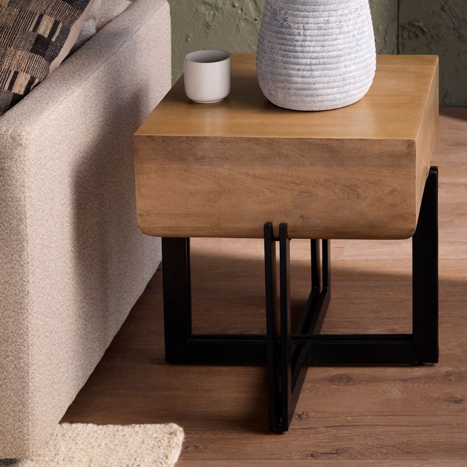 Lowmax End Table