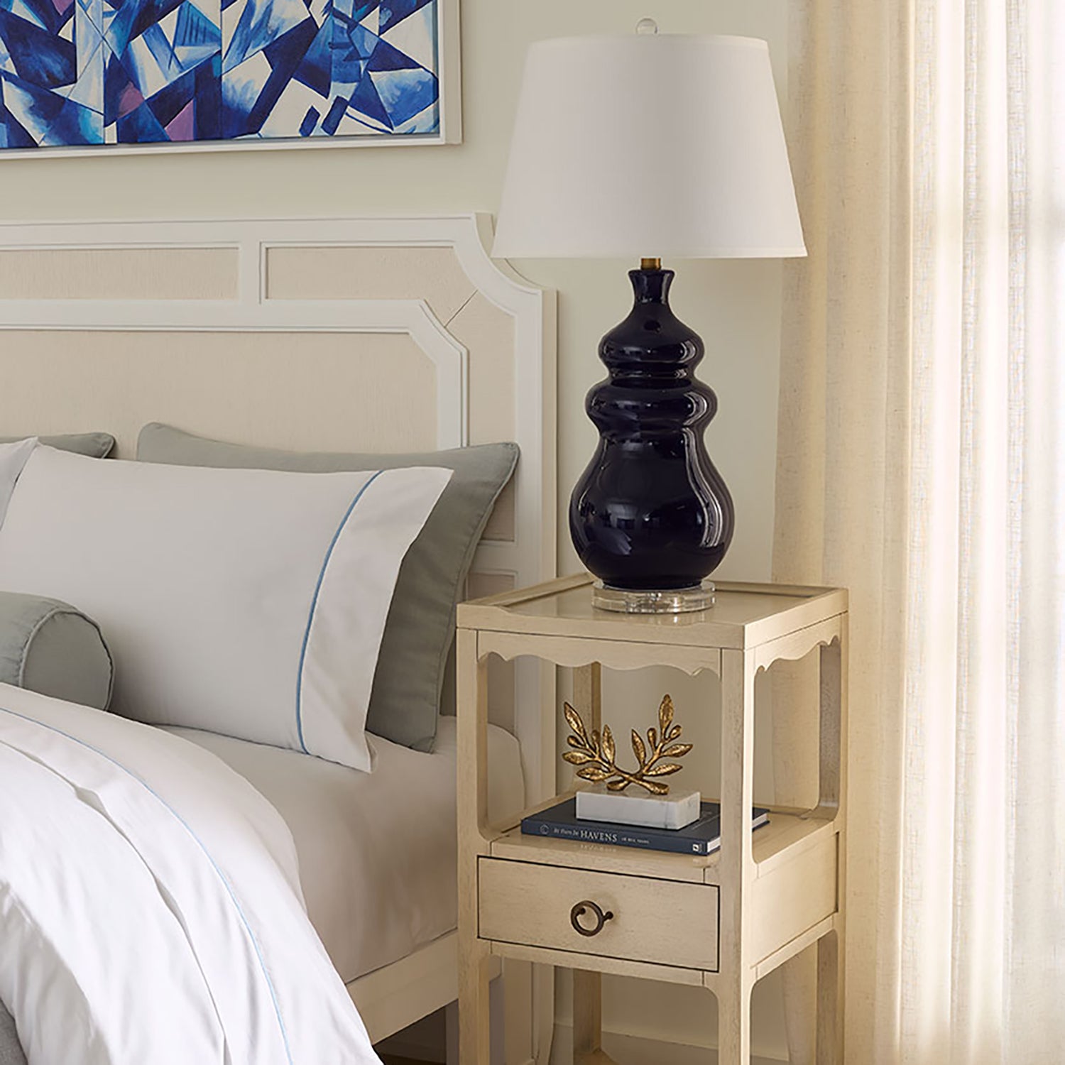 Villa and House Maila Table Lamp