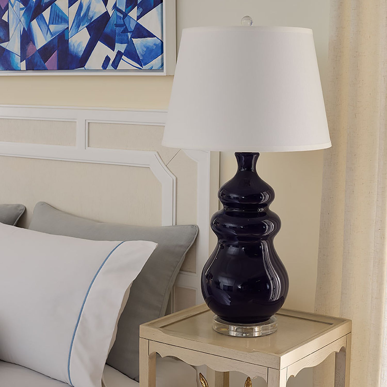 Villa and House Maila Table Lamp