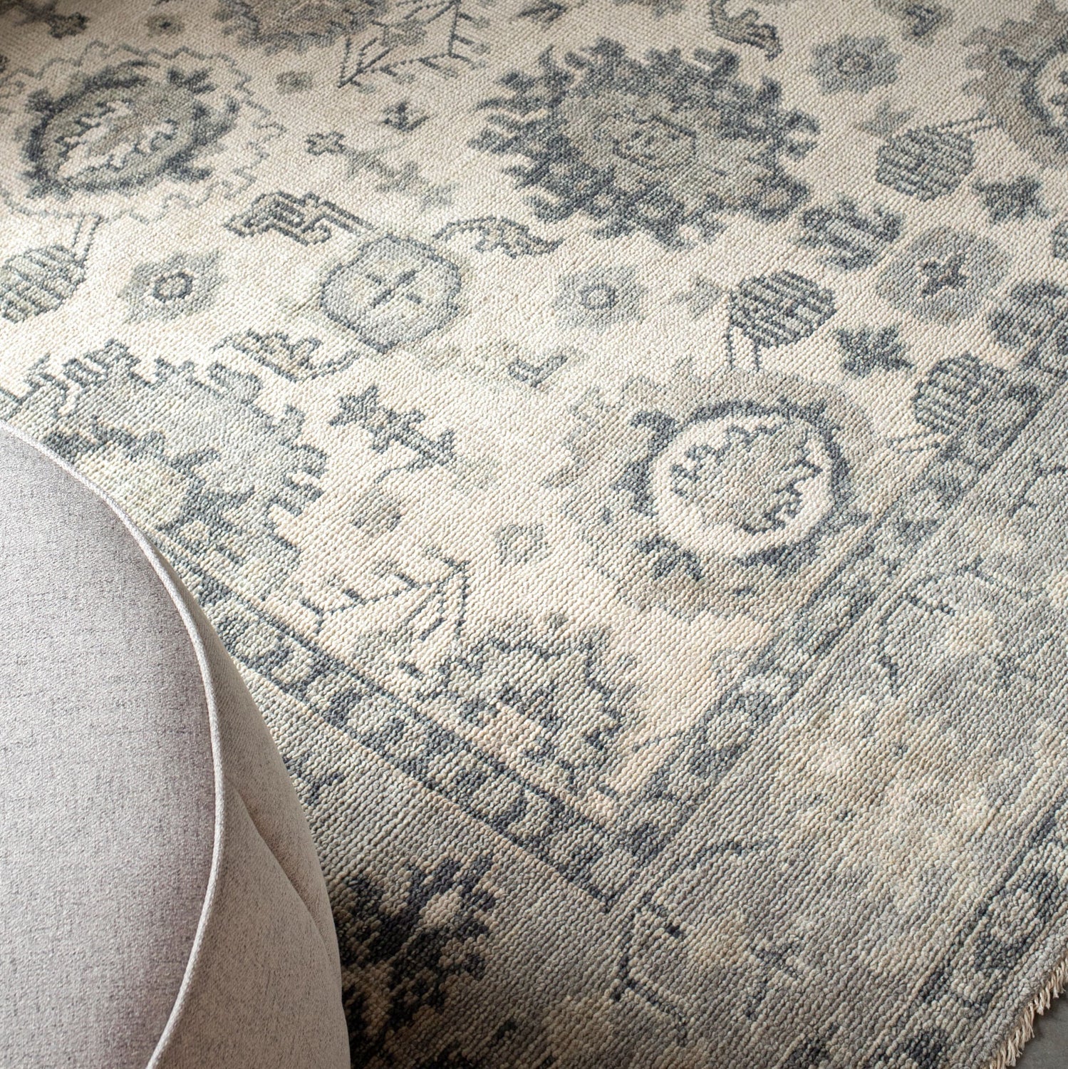 Surya Palais PAL-2305 Hand Knotted Rug