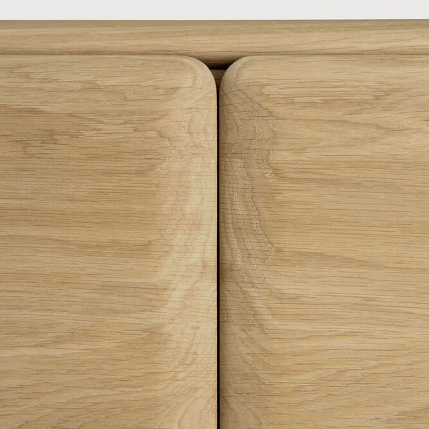 Ethnicraft PI TV Oak Cupboard
