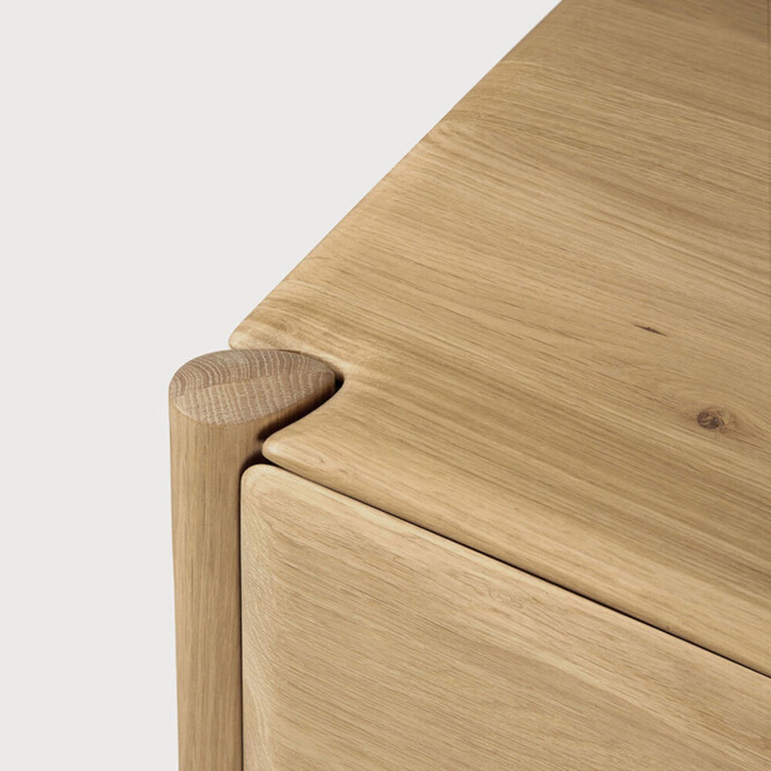 Ethnicraft PI TV Oak Cupboard