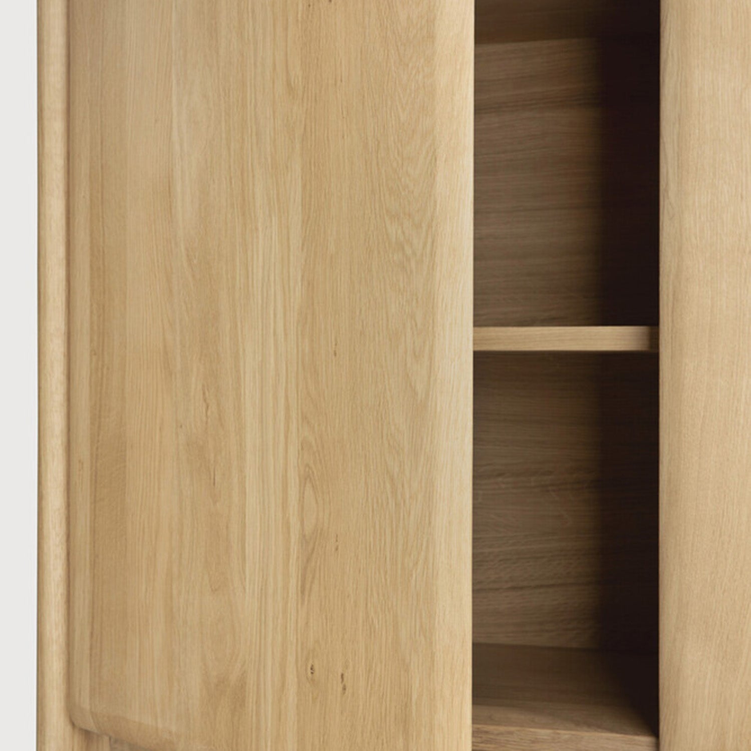 Ethnicraft PI Oak Cupboard
