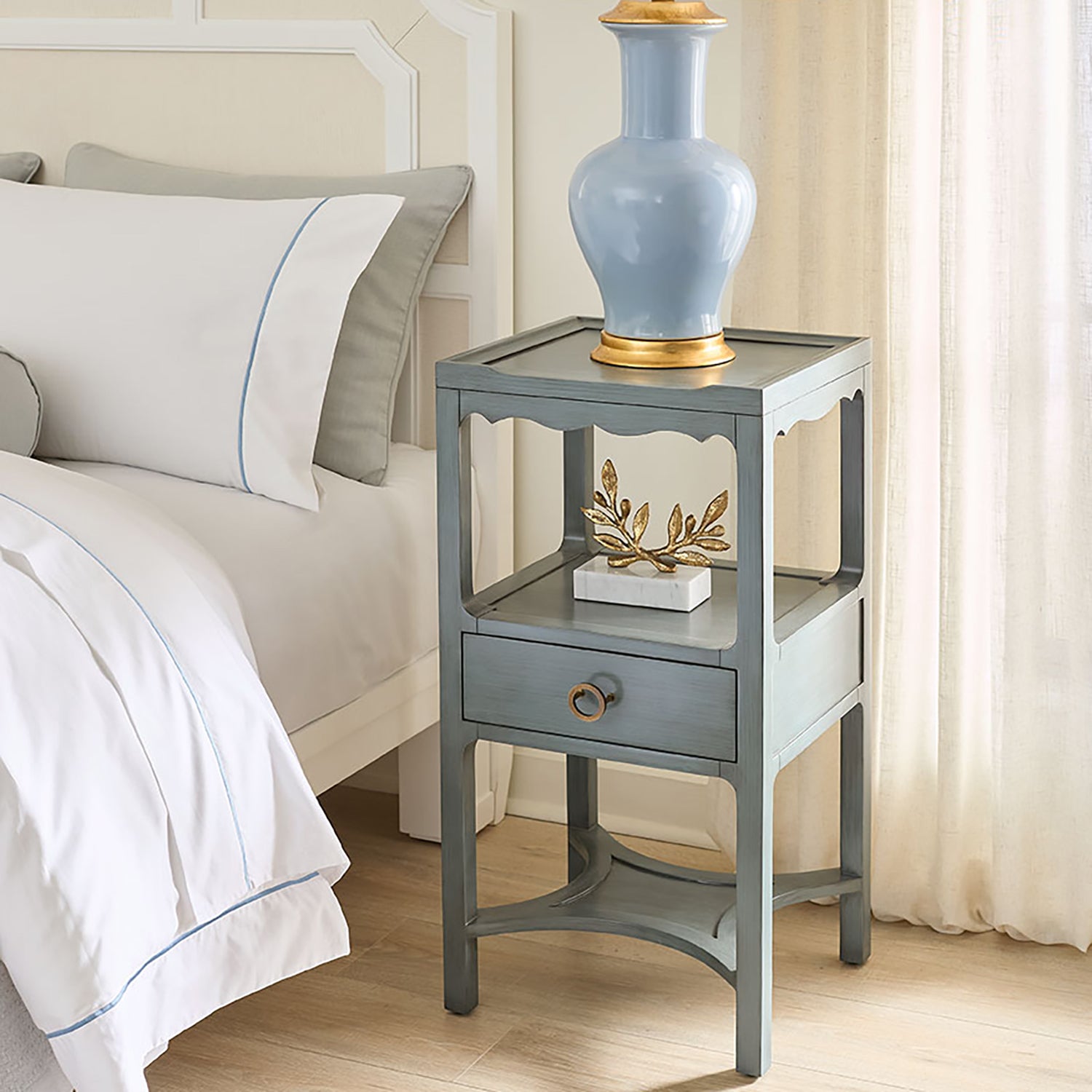 Villa and House Sara 1 Drawer End Table