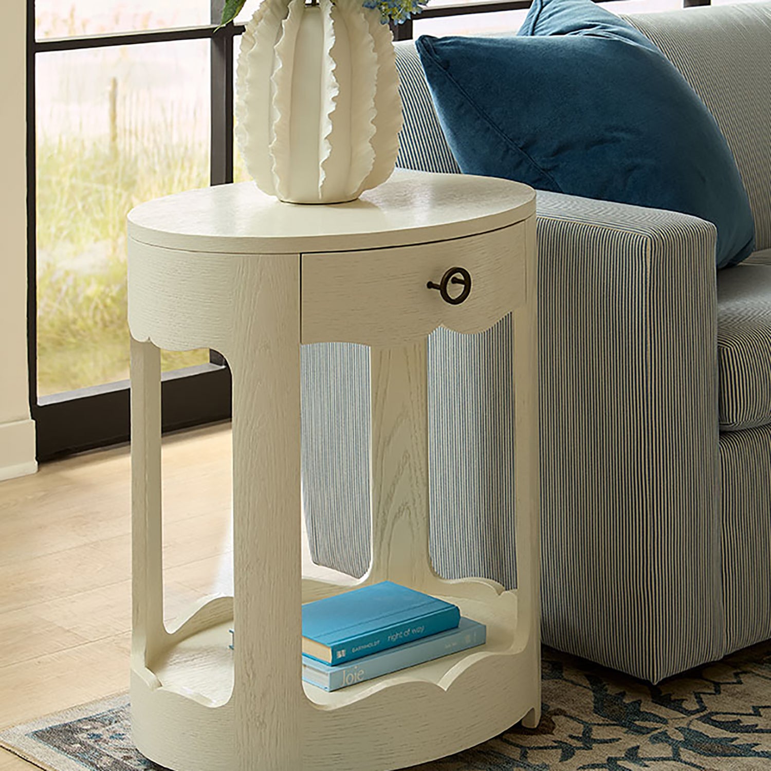 Villa and House Scarlett 1 Drawer End Table