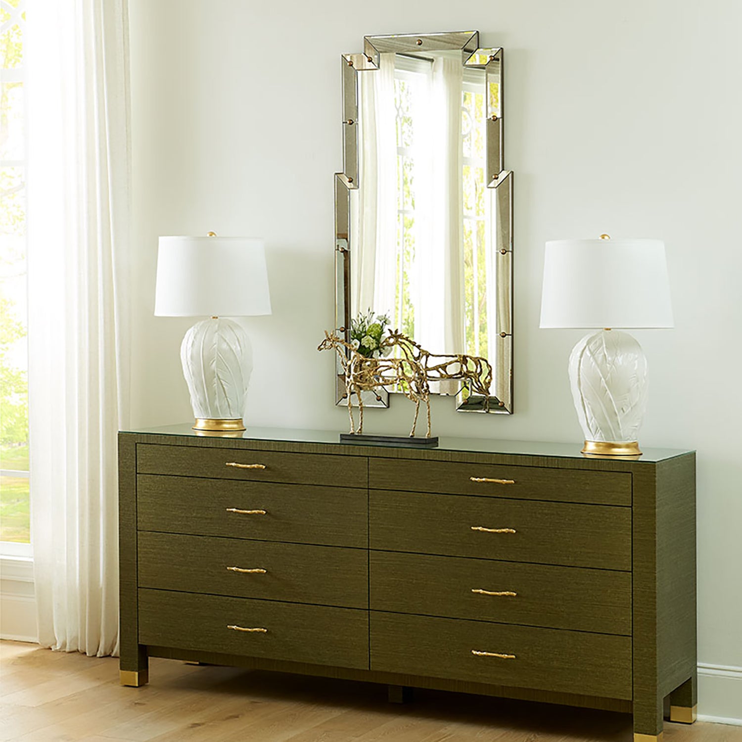 Villa and House Tobacco Leaf Table Lamp