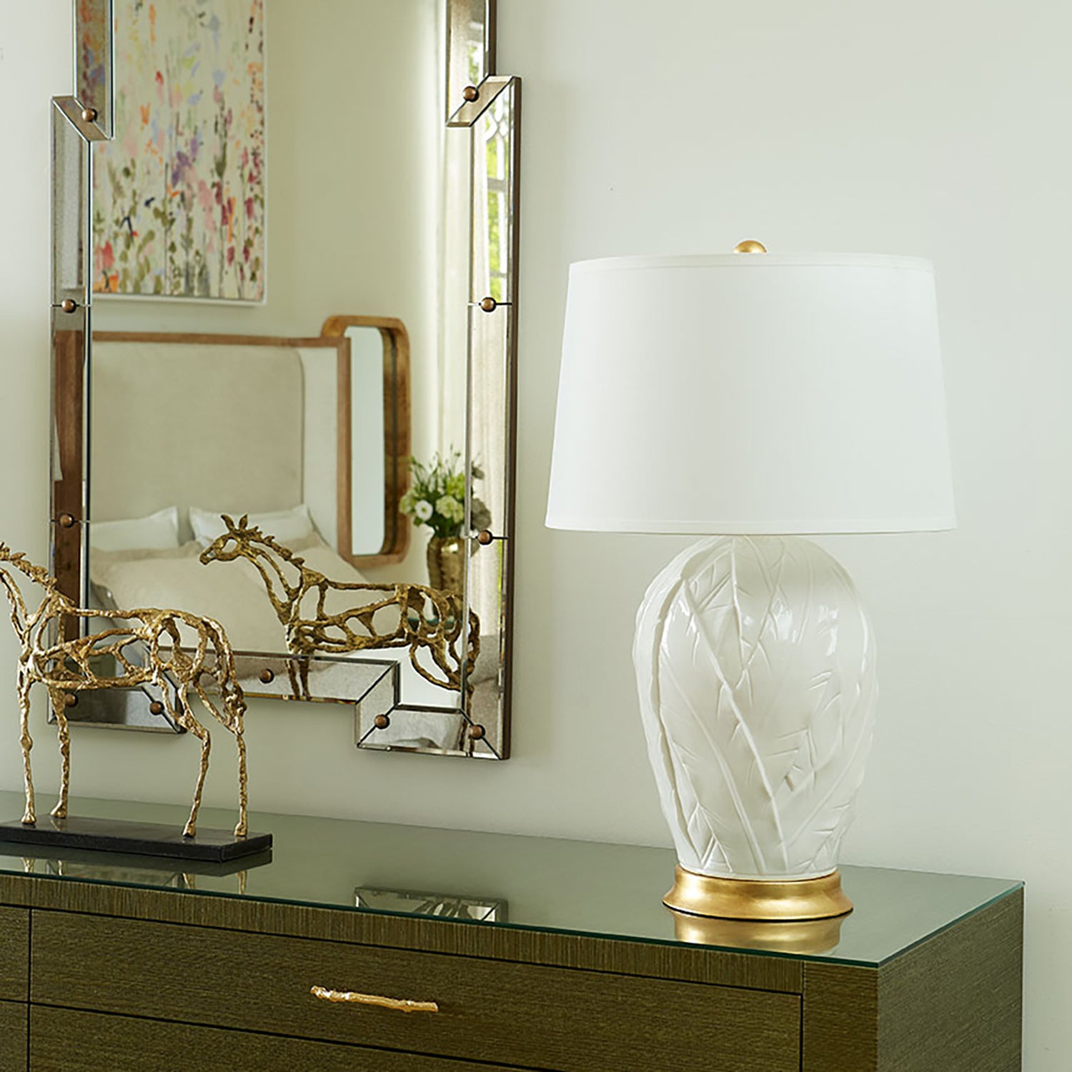 Villa and House Tobacco Leaf Table Lamp