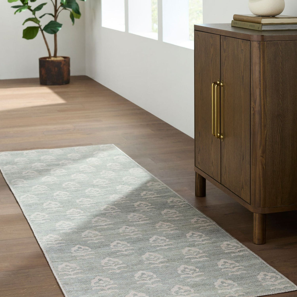 Jenni Yolo Home x Livabliss Flora JYFL-2302 Machine Woven Rug