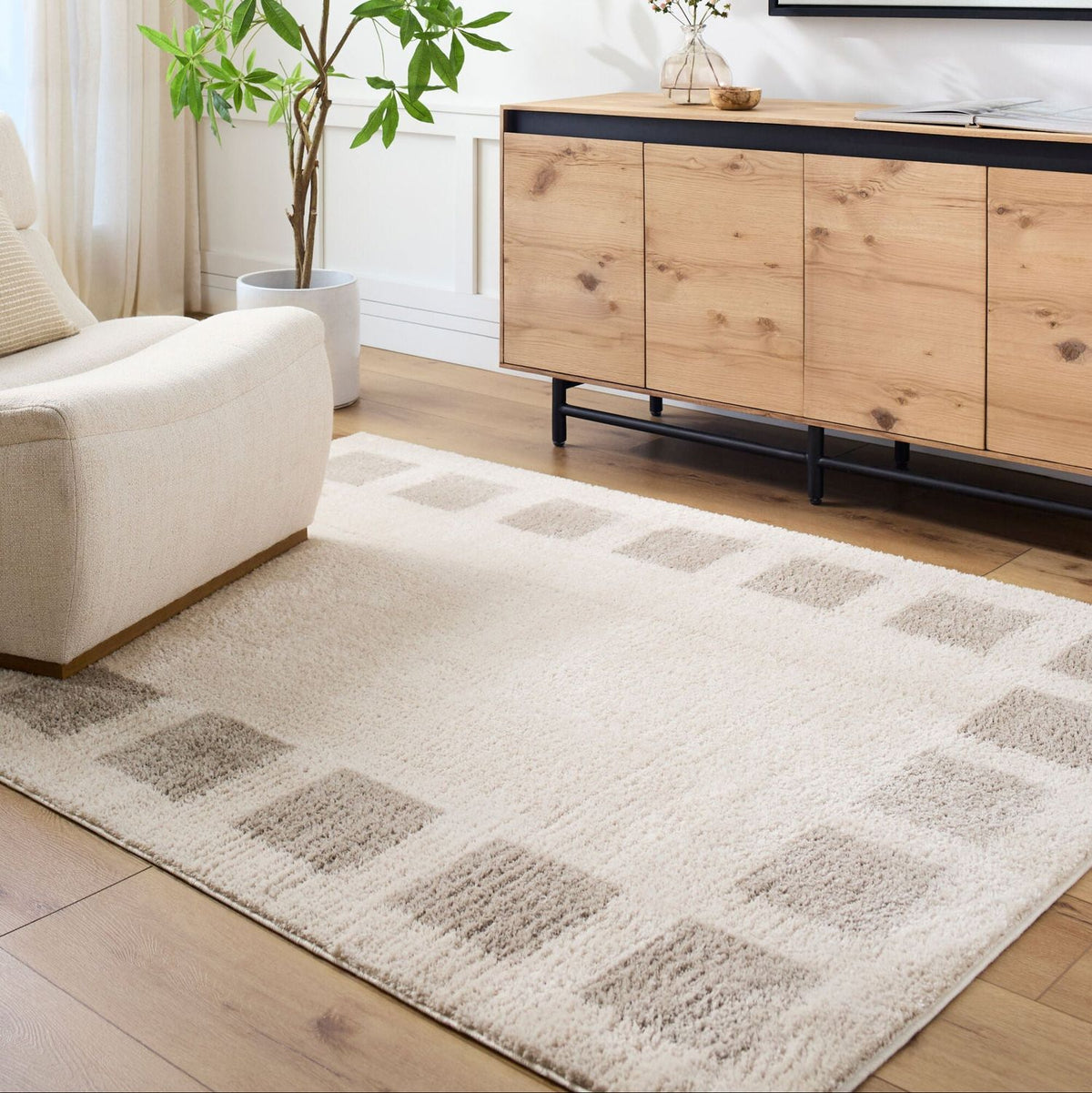 Livabliss Fossay Shag FSG-2317 Machine Woven Rug