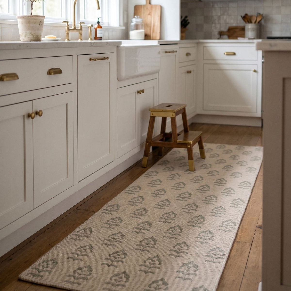 Jenni Yolo Home x Livabliss Flora JYFL-2303 Machine Woven Rug
