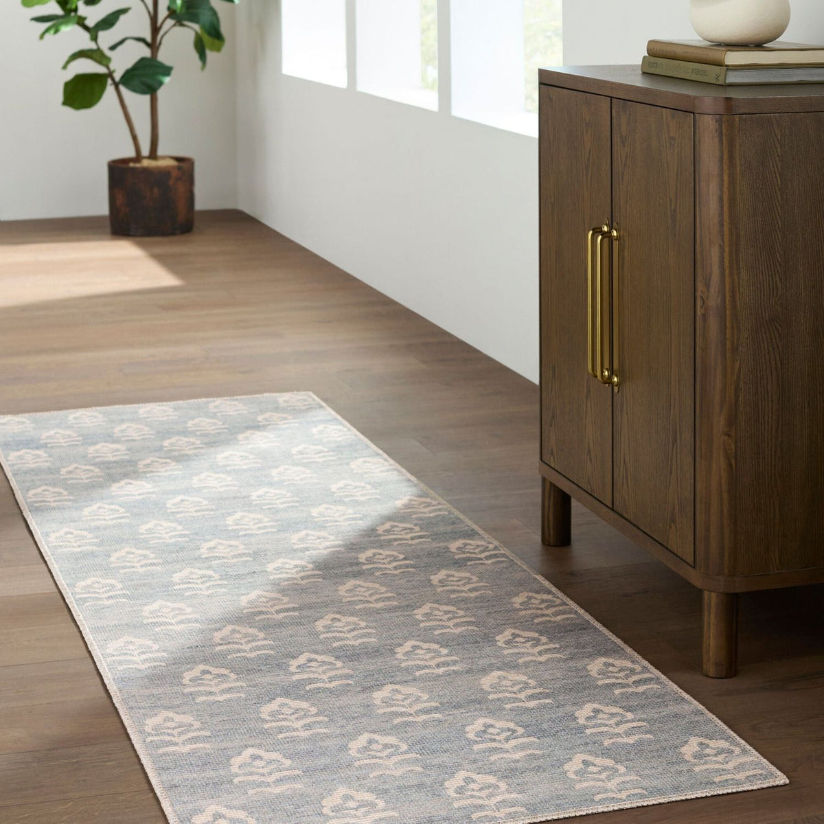 Jenni Yolo Home x Livabliss Flora JYFL-2301 Machine Woven Rug