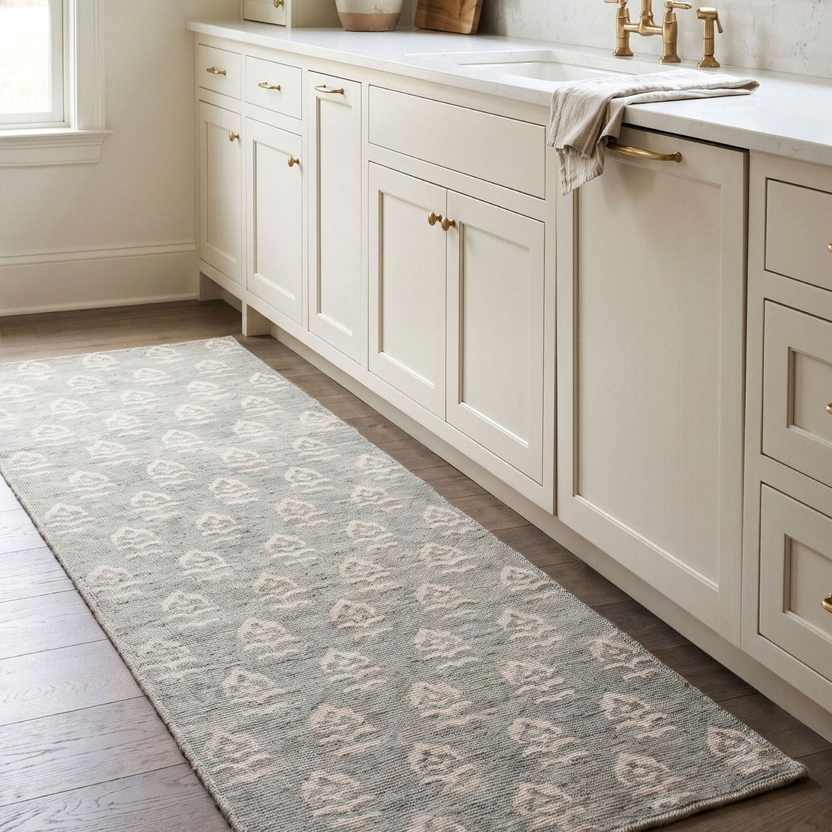 Jenni Yolo Home x Livabliss Flora JYFL-2302 Machine Woven Rug