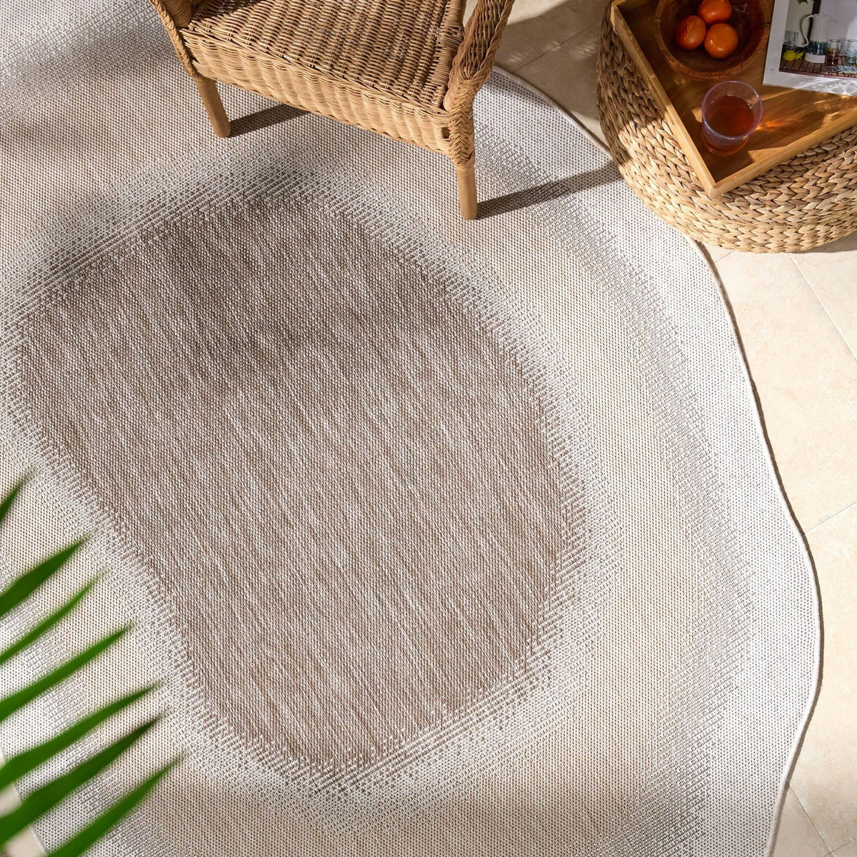 Livabliss Miami Beach MBH-2318 Machine Woven Indoor/Outdoor Rug