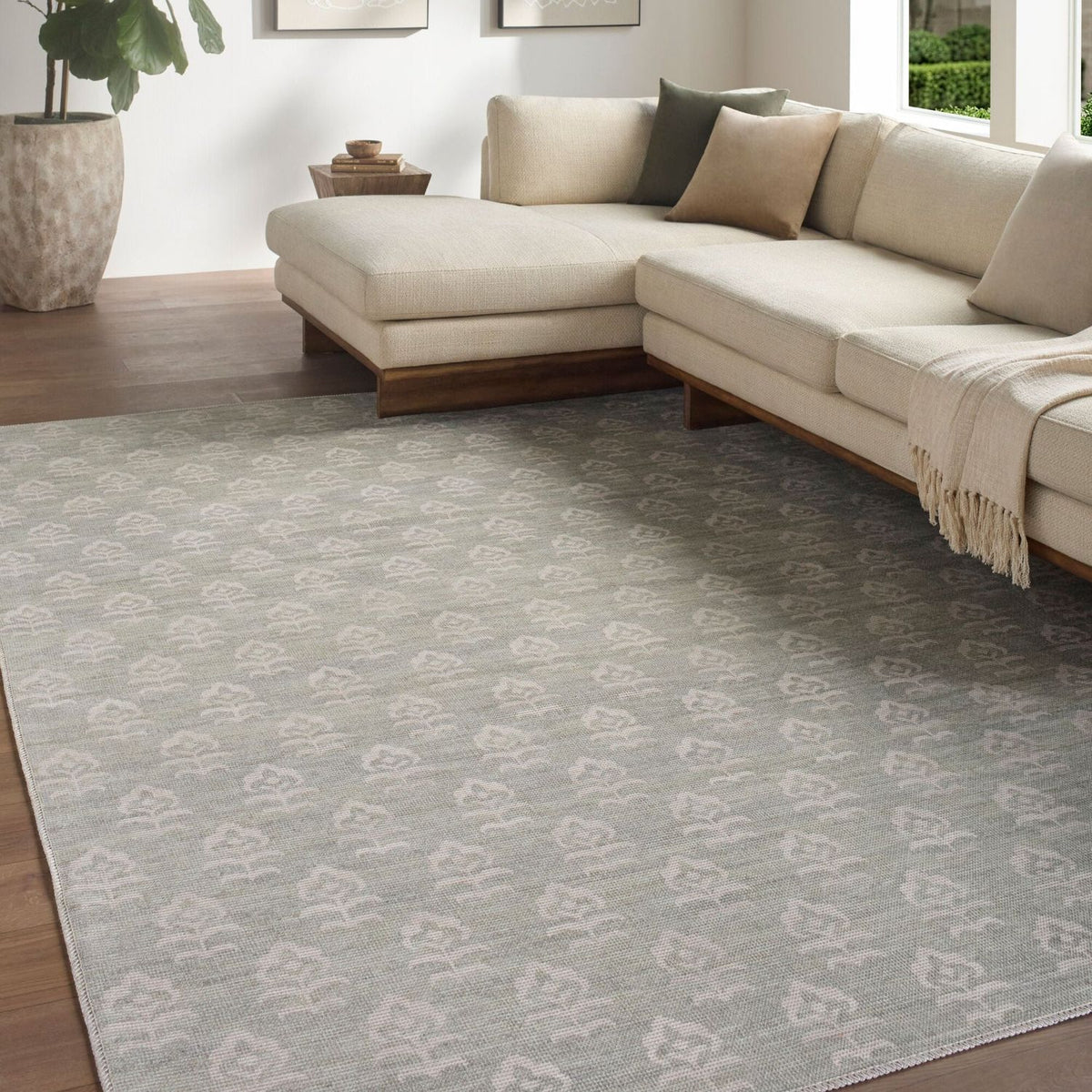 Jenni Yolo Home x Livabliss Flora JYFL-2302 Machine Woven Rug