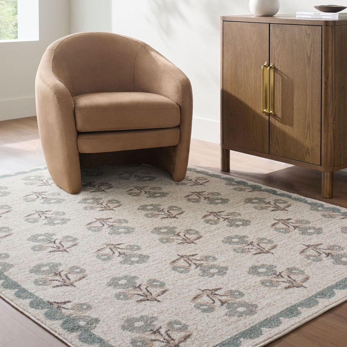 Jenni Yolo Home x Livabliss Louise JYLS-2301 Machine Woven Rug