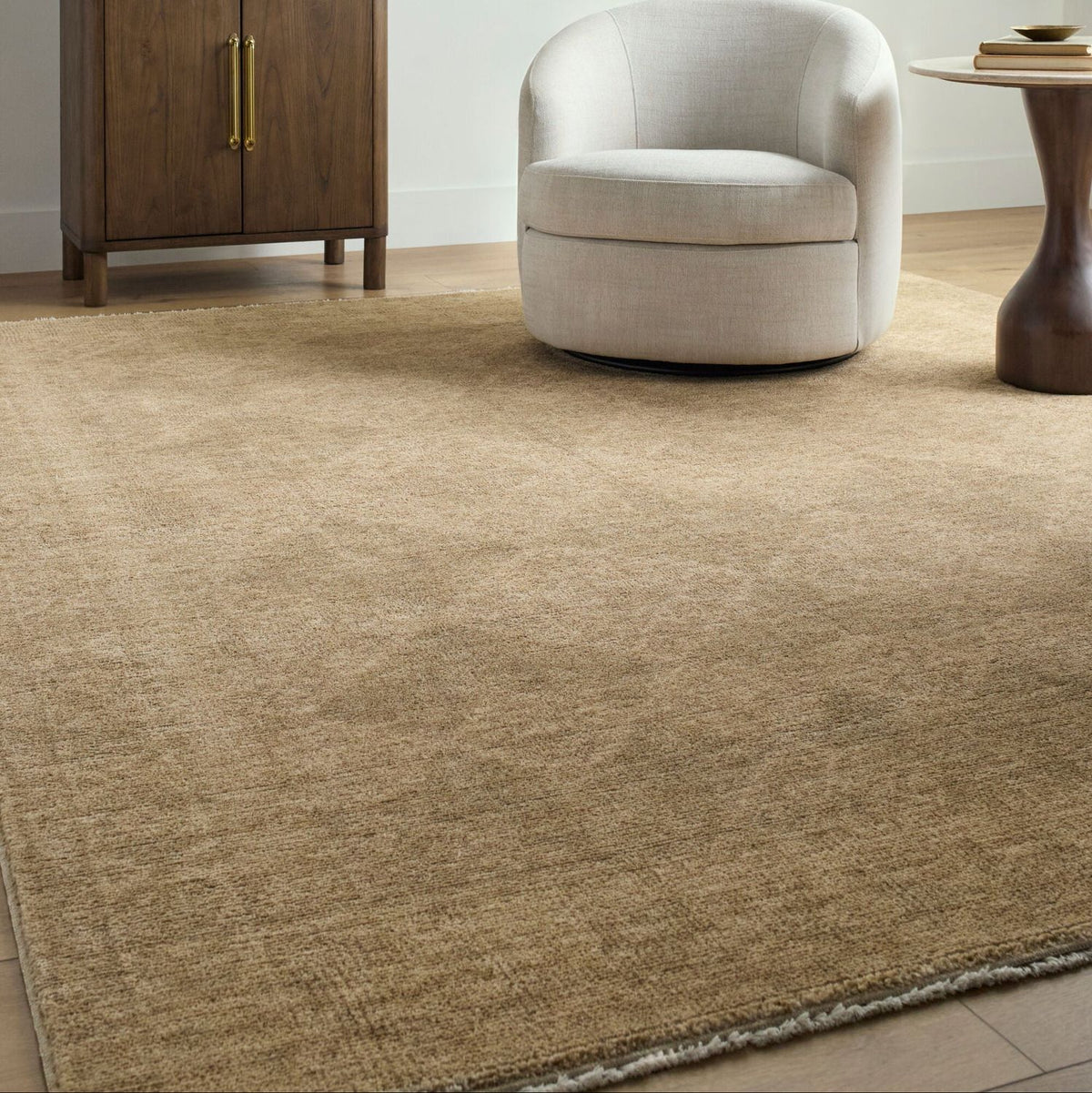 Galey Alix x Livabliss Fetscher GAHU-2303 Machine Woven Rug