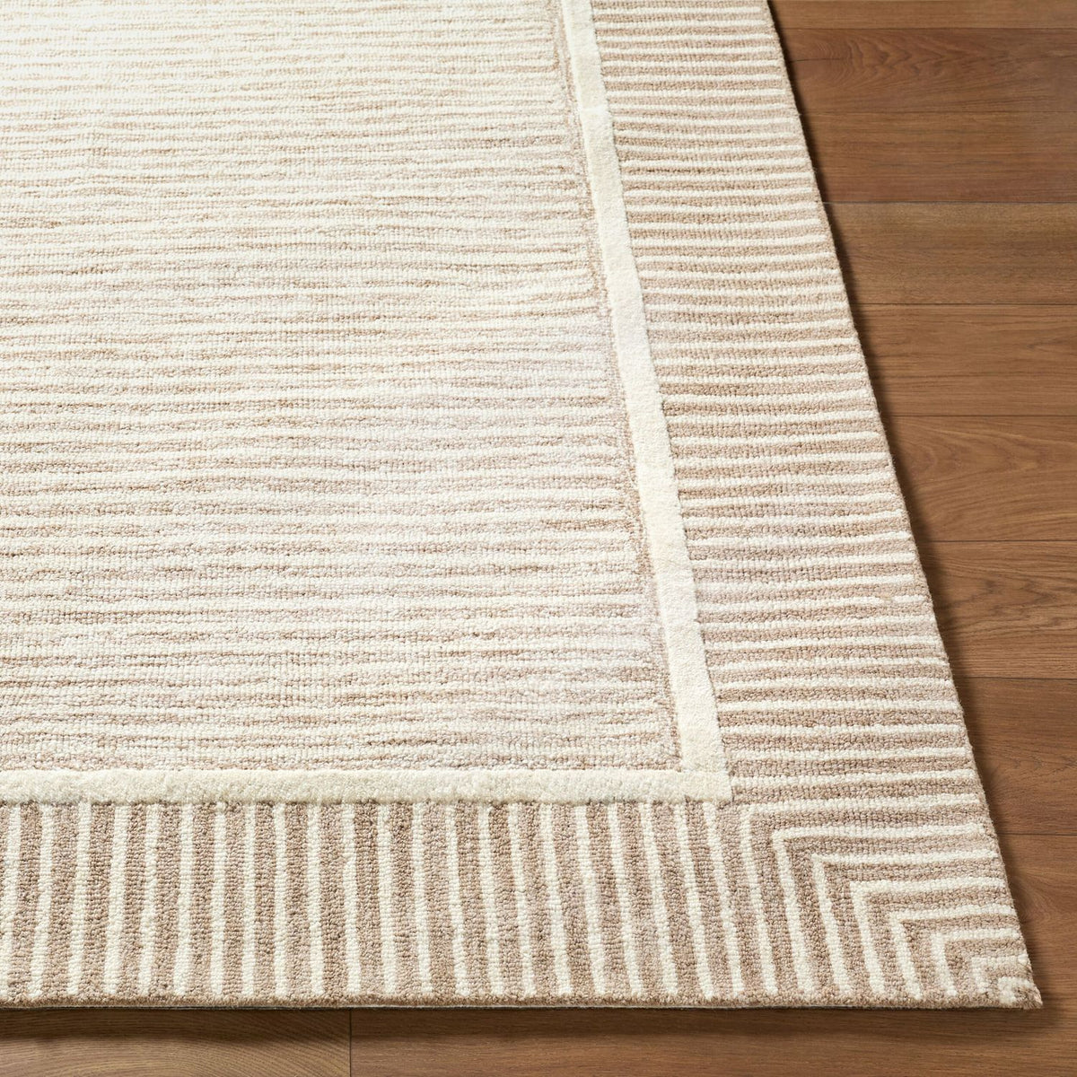 Livabliss Benchcraft BEC-2308 Hand Tufted Rug