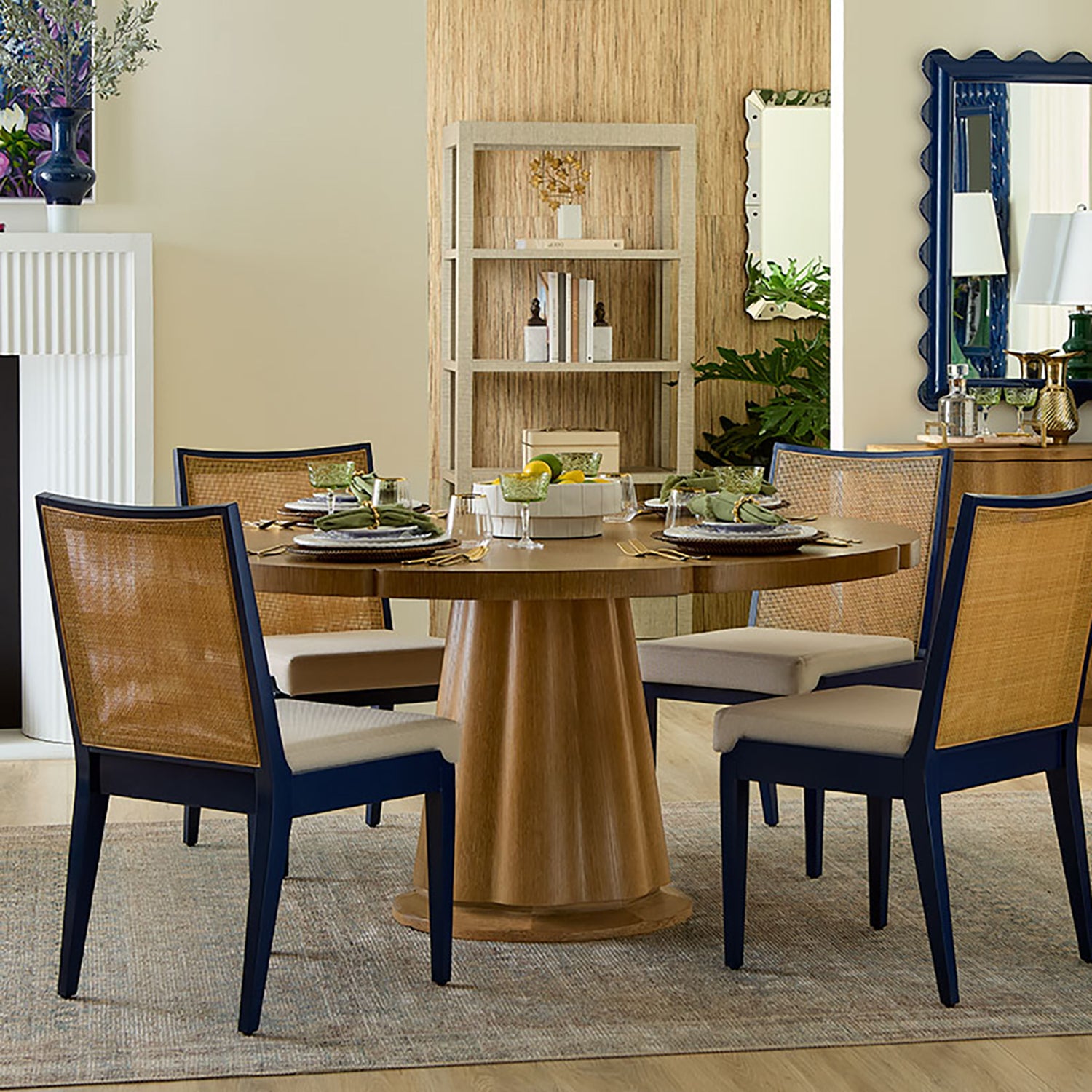 Villa and House York Dining Table