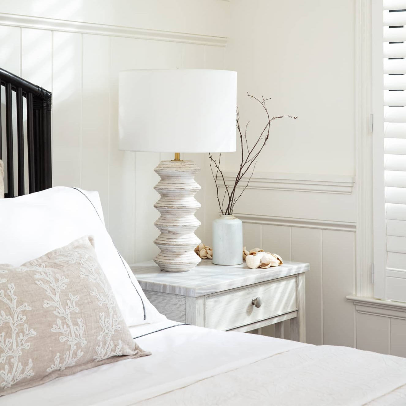 Regina Andrew Nova Wood Table Lamp