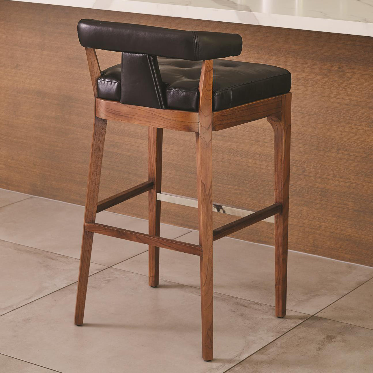 Global Views Moderno Bar Stool