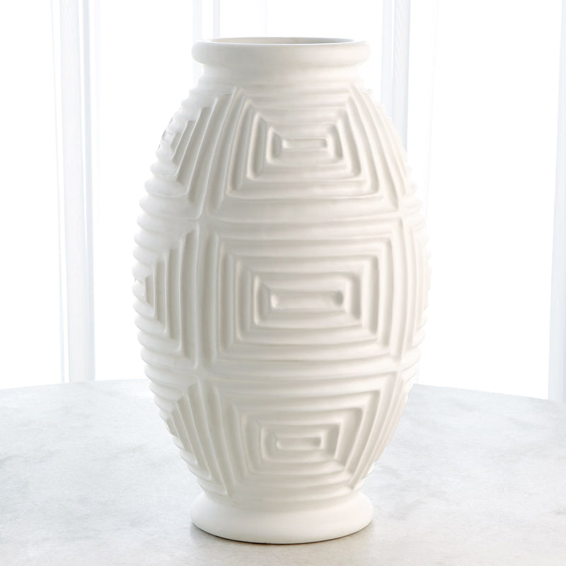 Global Views Maze Vase