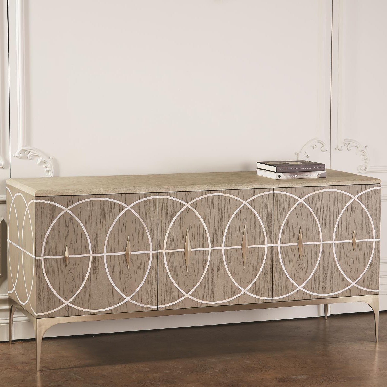 Global Views Holborn Cabinet