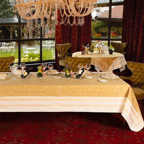 Garnier Thiebaut Galerie Royale Reflets Dor Jacquard Tablecloth