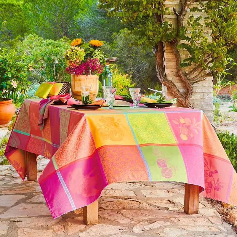 Garnier Thiebaut Mille Tutti Frutti Smoothie Tablecloth