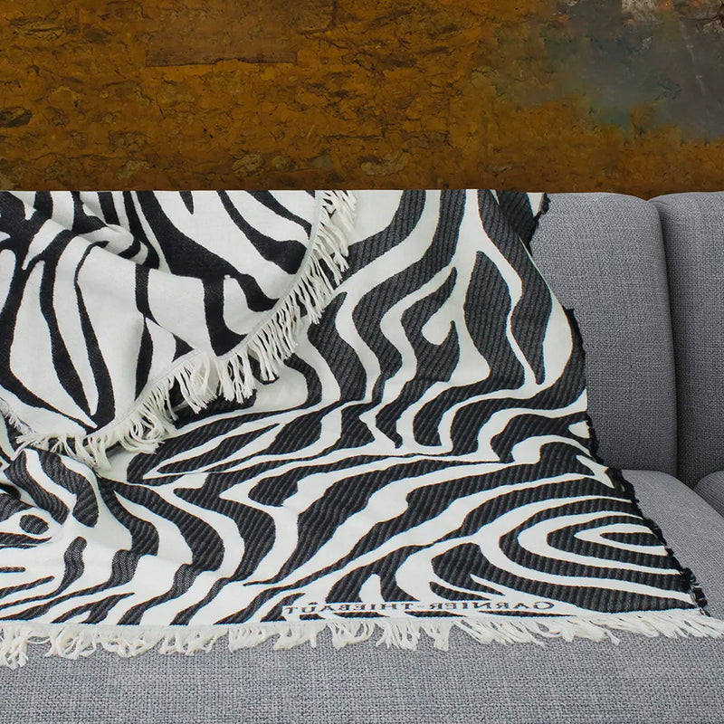 Garnier Thiebaut Zebre Noir Et Blanc Jacquard Bed Throw Blanket