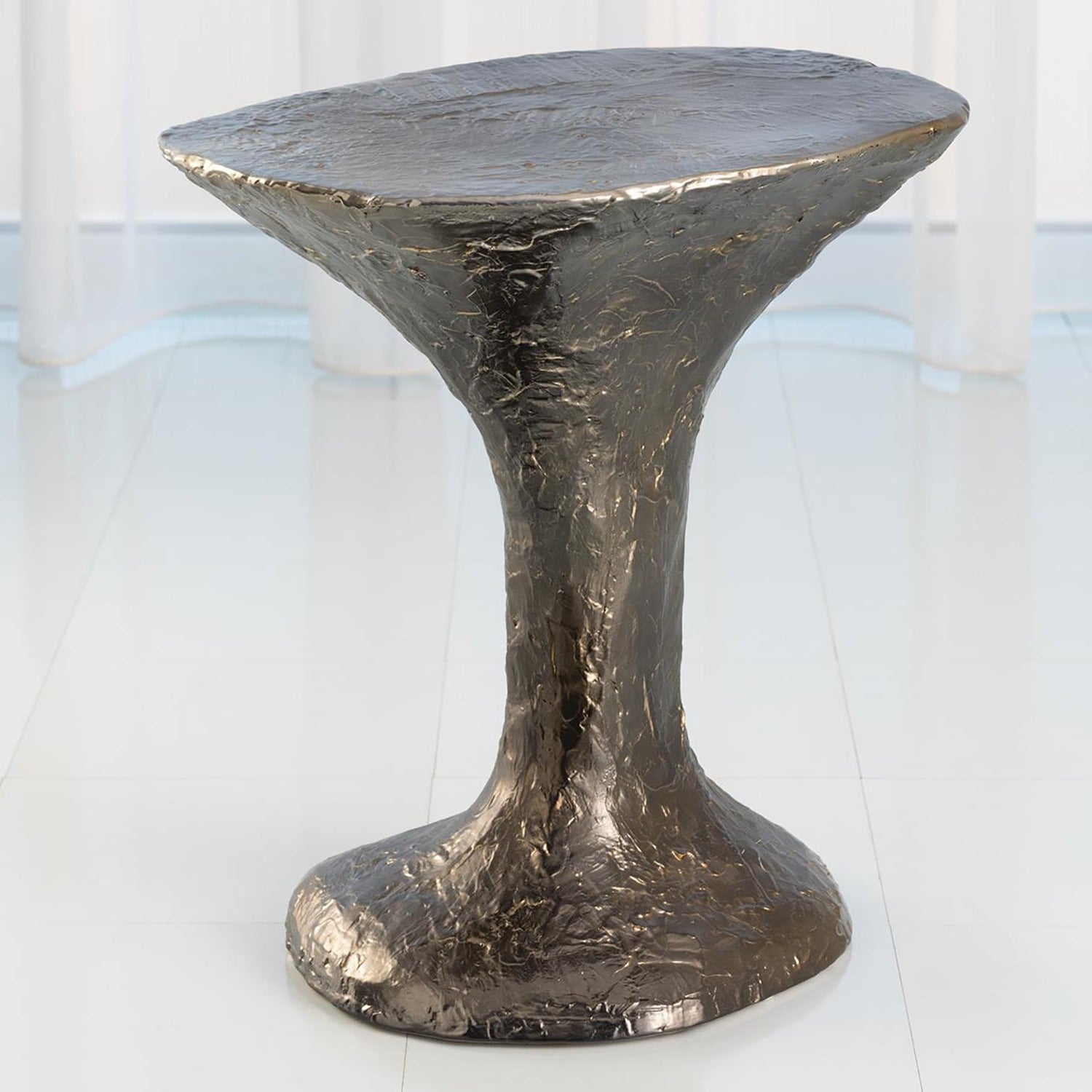 Global Views Primitive Accent Table