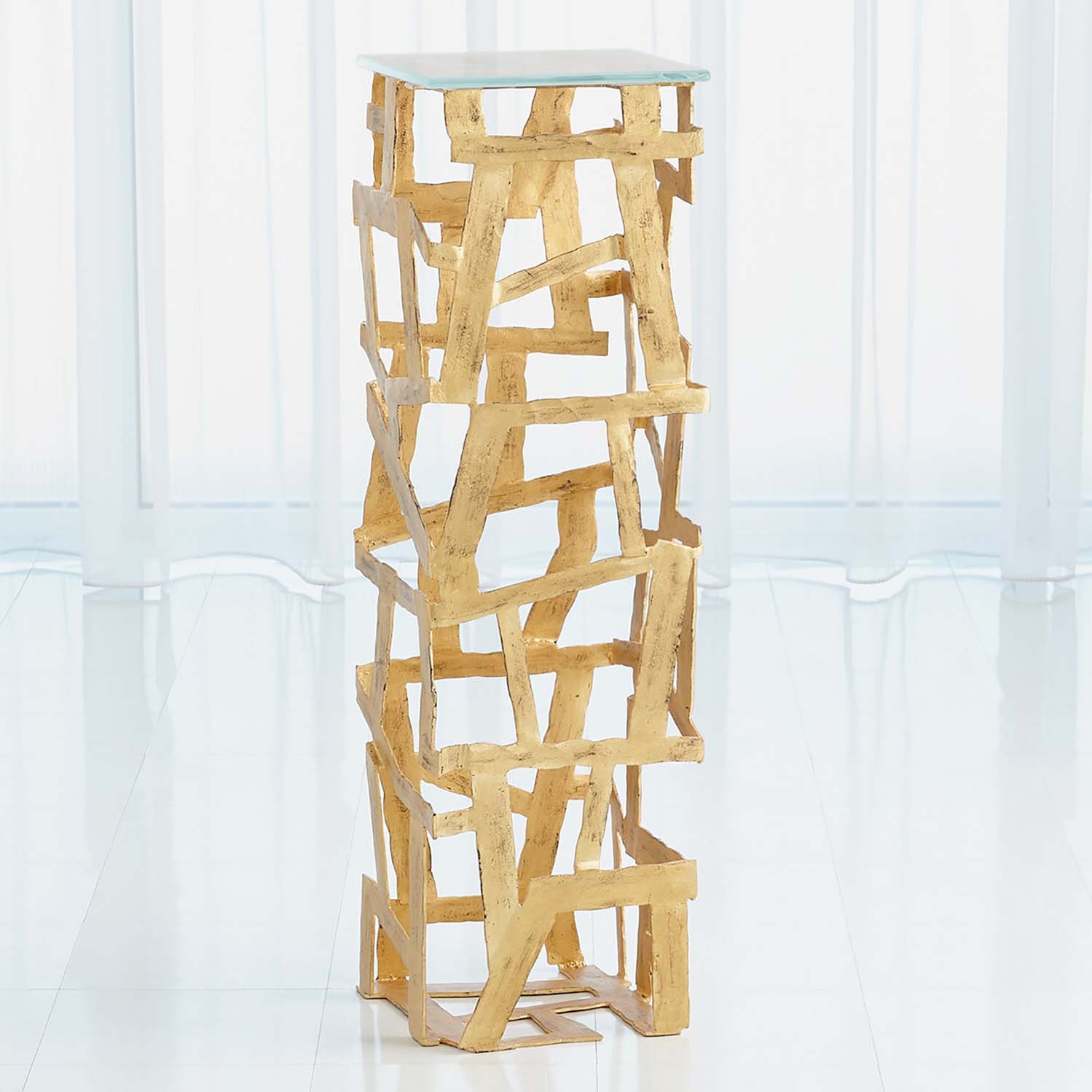 Global Views Fragments Pedestal