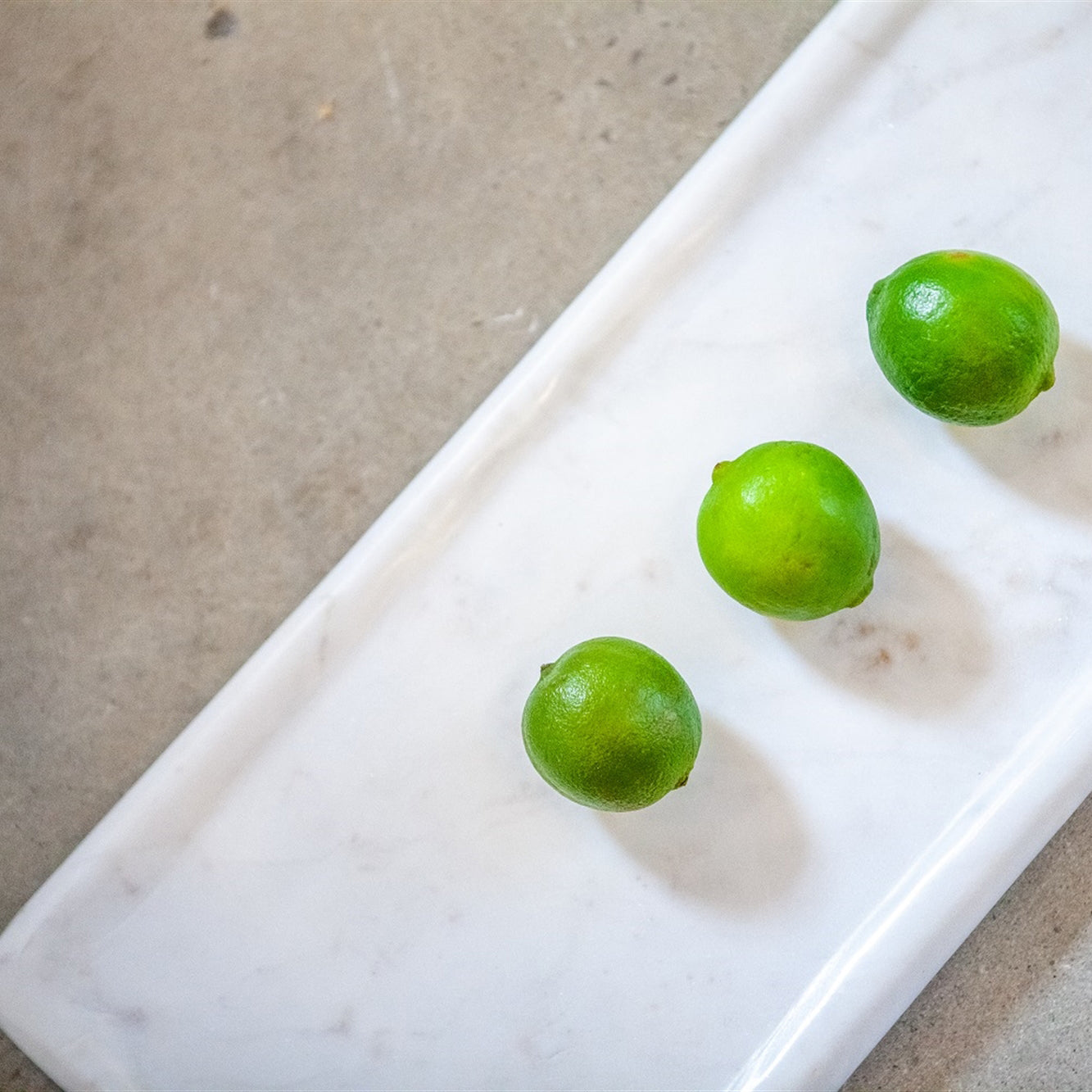 Capa Edged Marble Tray