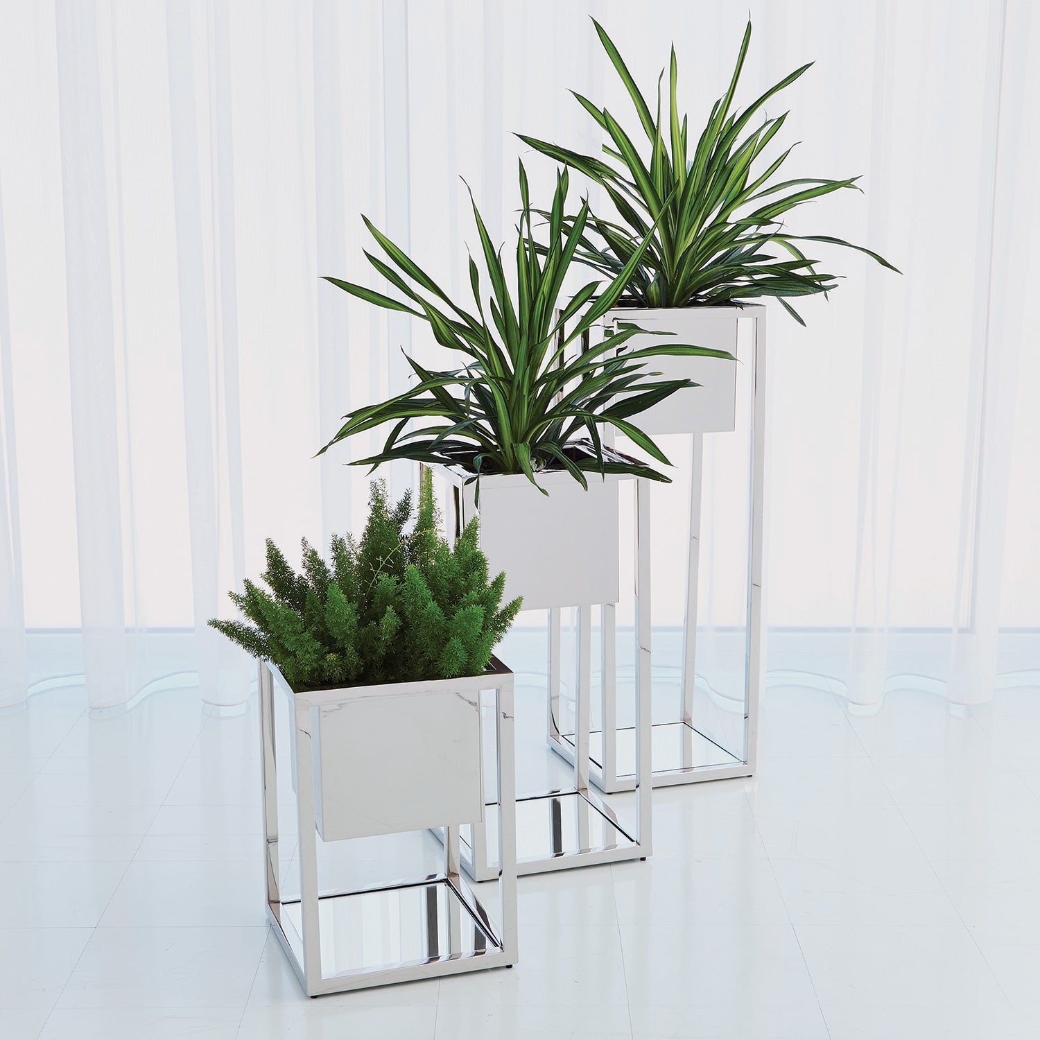 Global Views Escher Pedestal/Planter