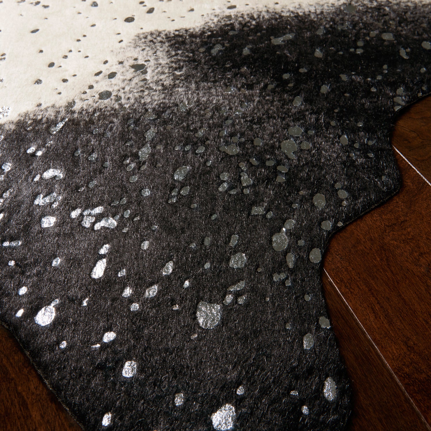 Loloi Bryce Black/Silver Power Loomed Rug