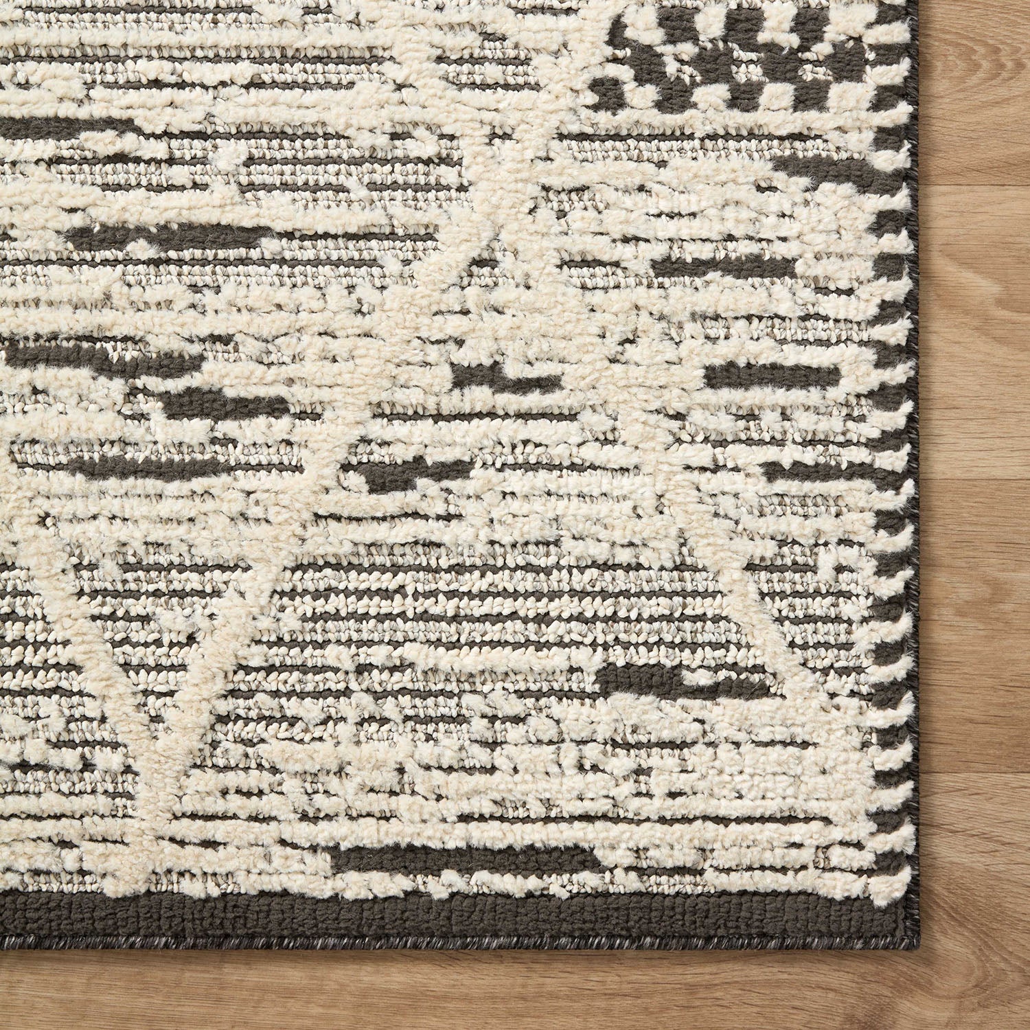 Loloi Fabian Charcoal/Ivory Power Loomed Rug