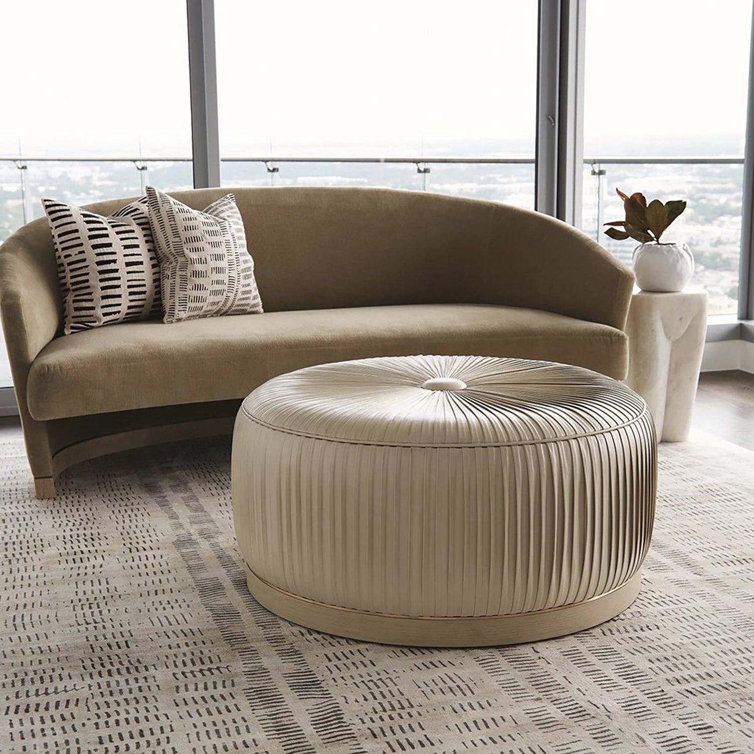 Global Views Ophelia Loveseat