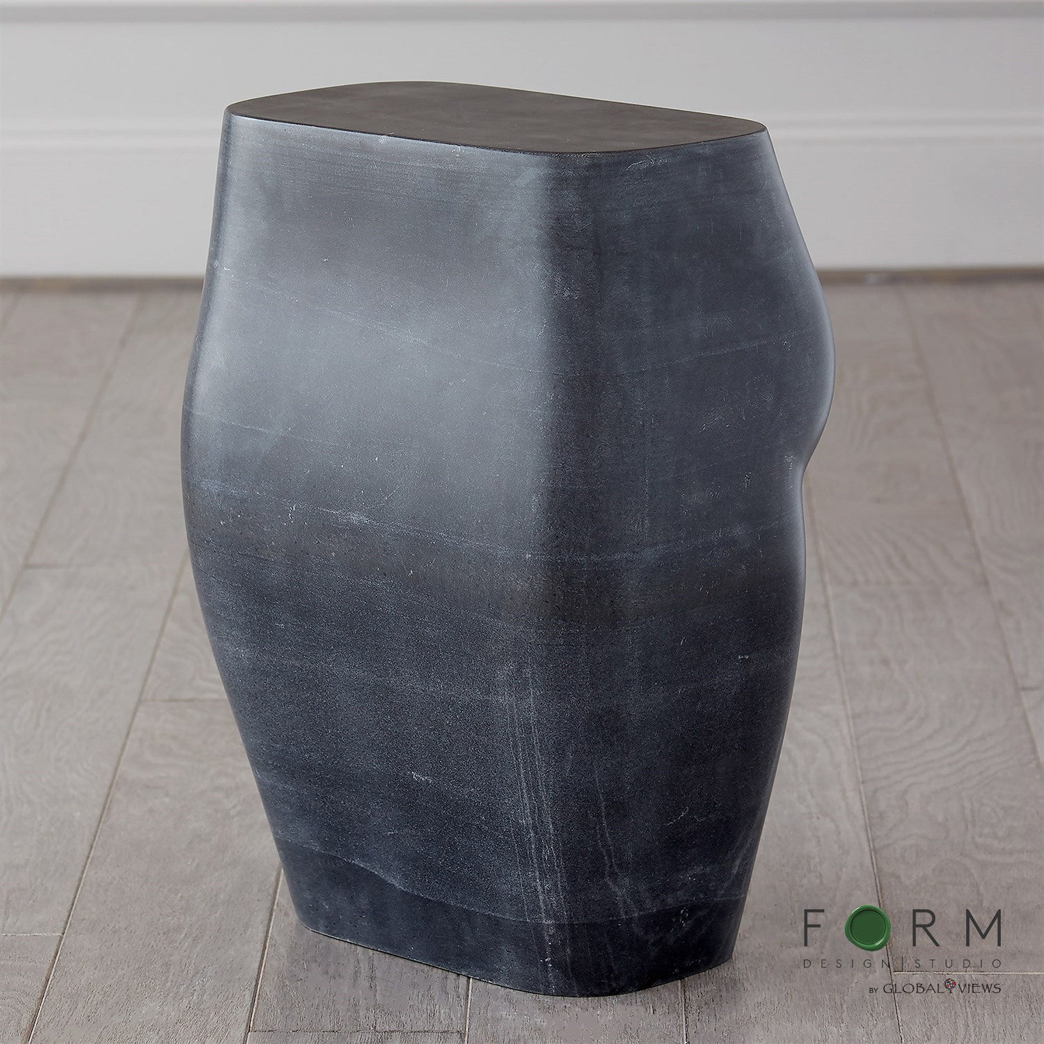 Global Views L'Homme Stool