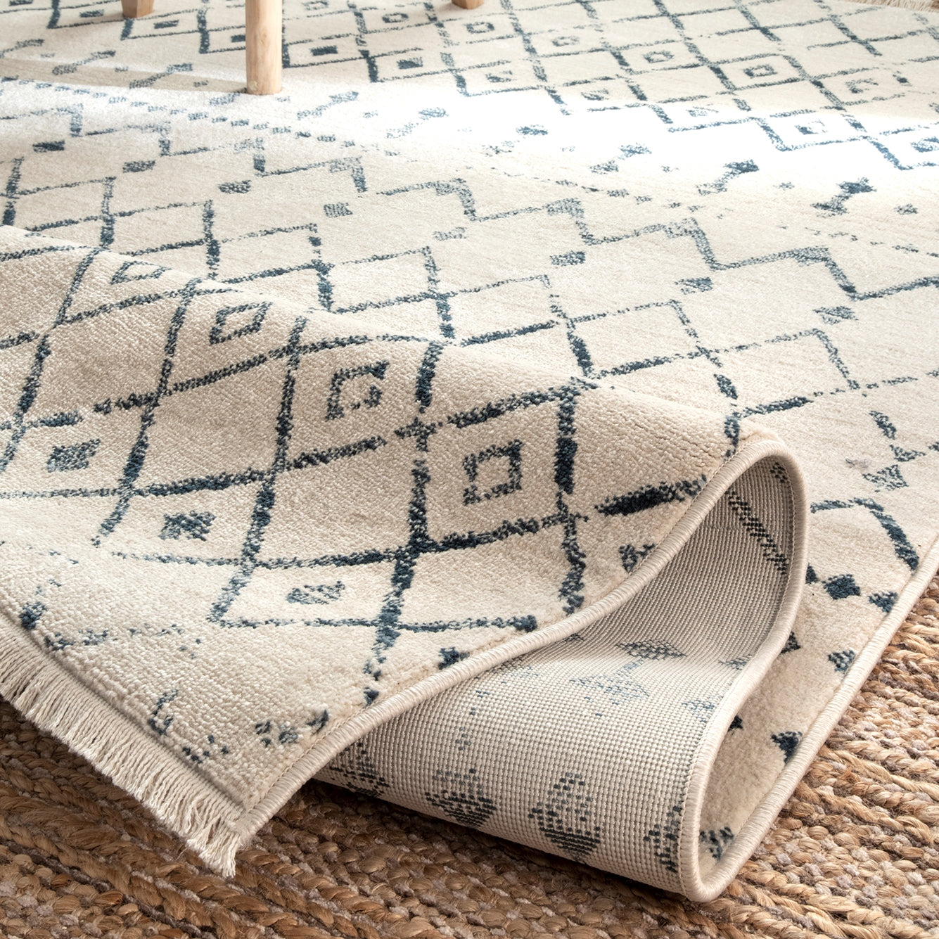 Meagher Machine Made Rug – Paynes Gray