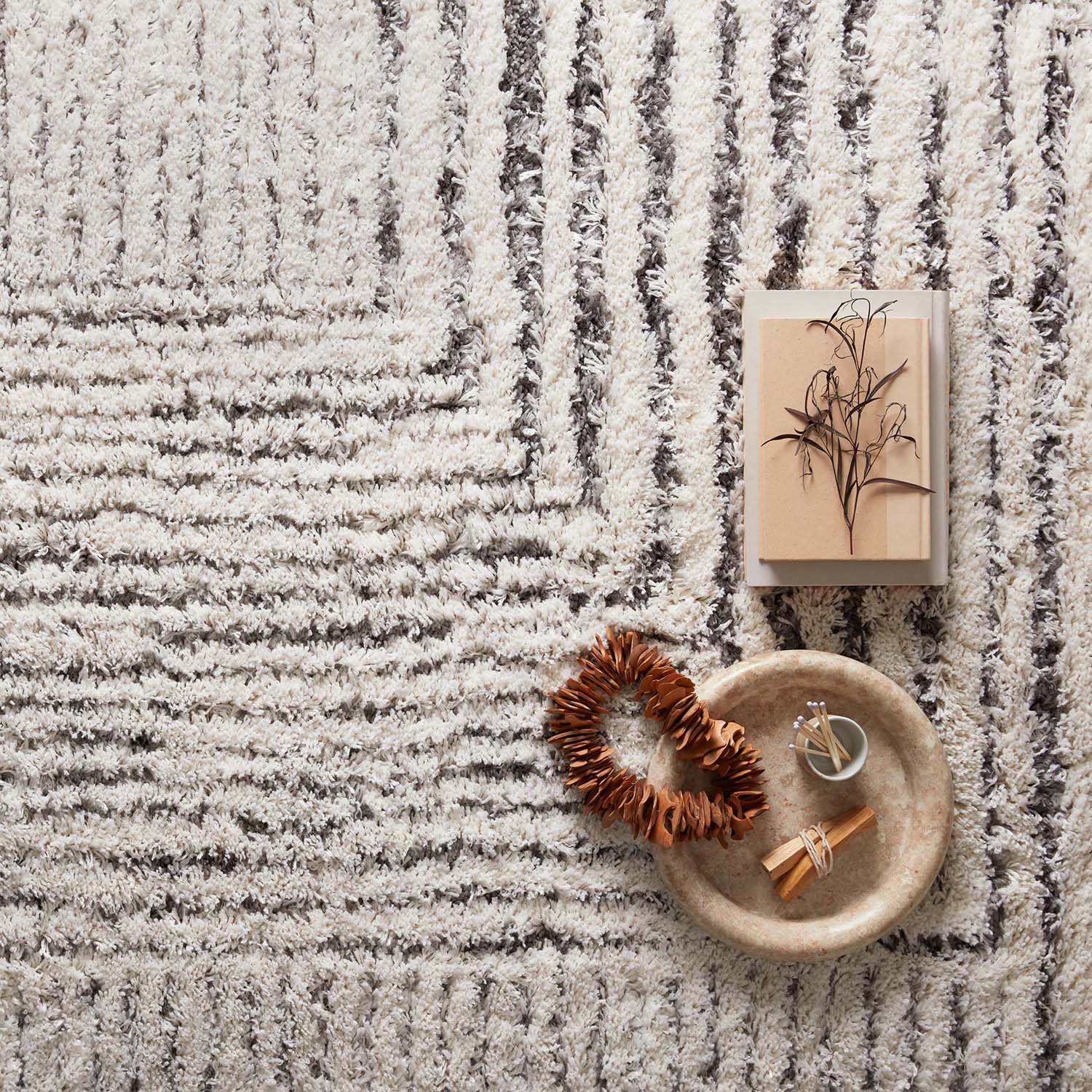 Loloi Levitt Shag Ivory/Gray Power Loomed Rug