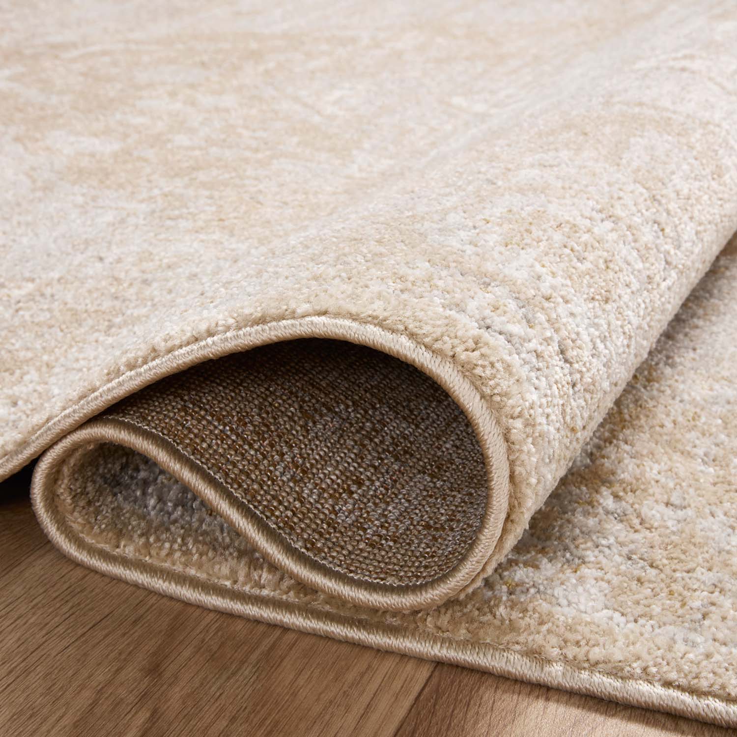 Loloi Odette Beige/Silver Power Loomed Rug