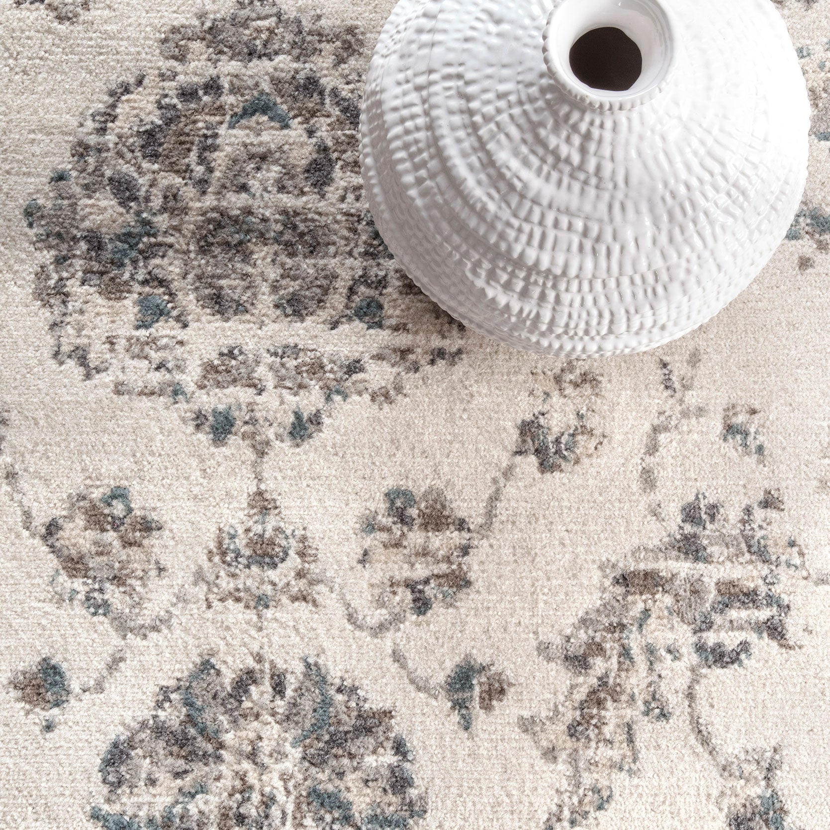 Clara Machine Made Rug