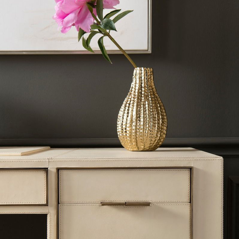 Villa and House Palau Vase