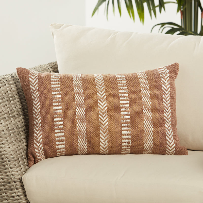 Vibe by Jaipur Living Pampas Papyrus Indoor/Outdoor Pillow