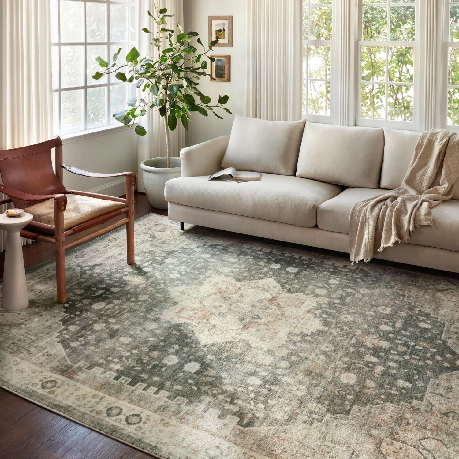 Loloi Rosette Classic Power Loomed Rug