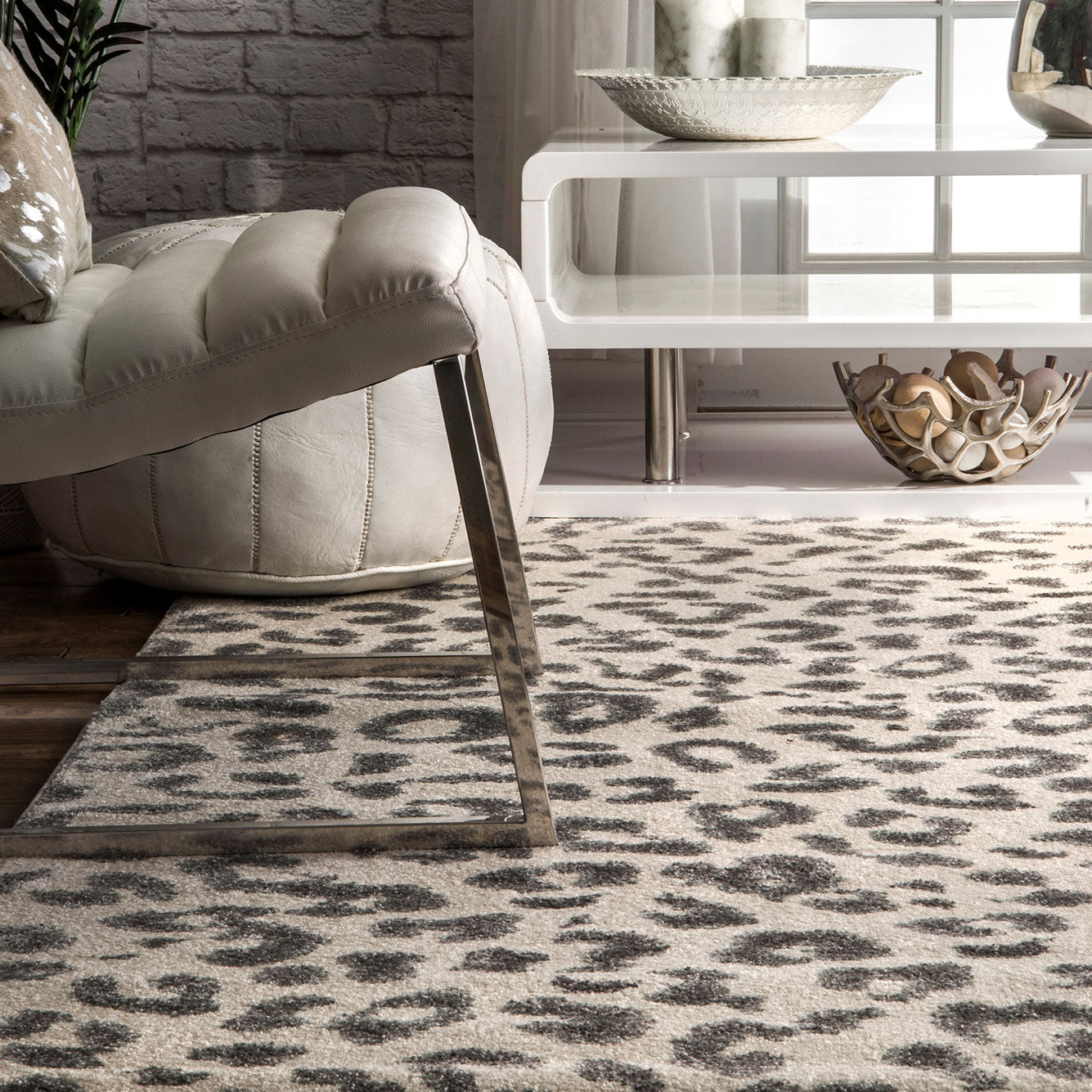 Leopard Gray Machine Made Rug