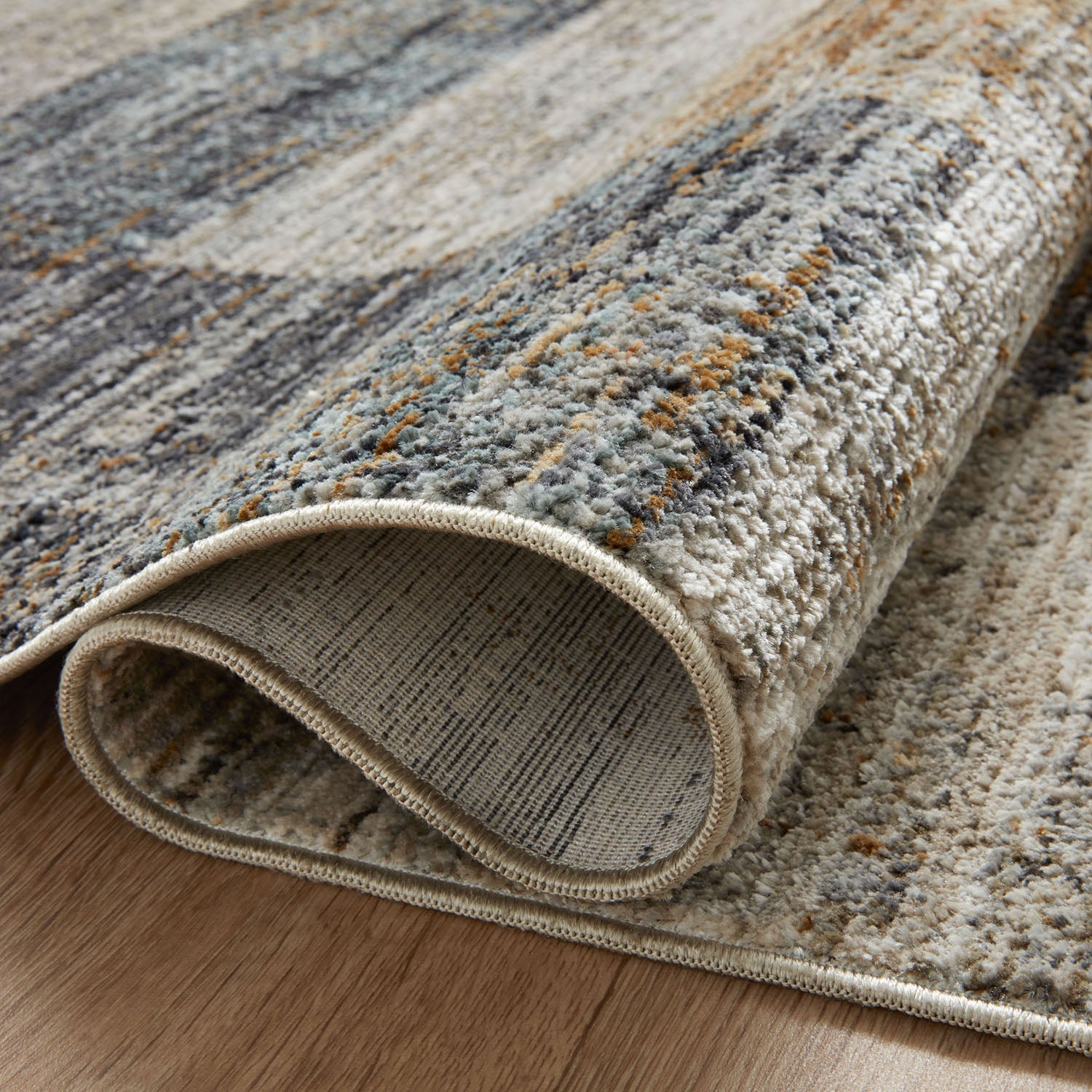 Loloi Soho Gray/Gold Power Loomed Rug